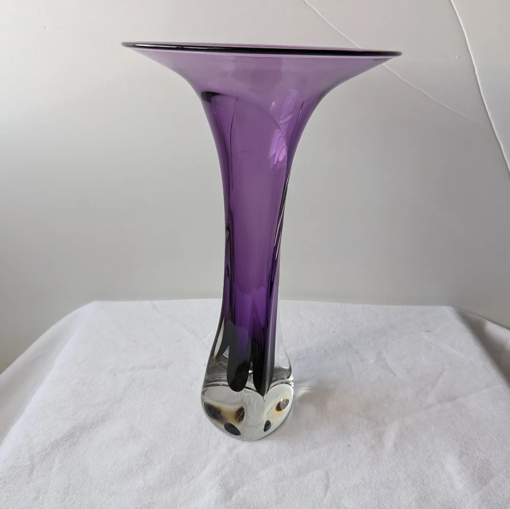 Jonathan Winfisky 1992 Signed Hand Blown Purple Art Glass Trumpet Vase Vintage